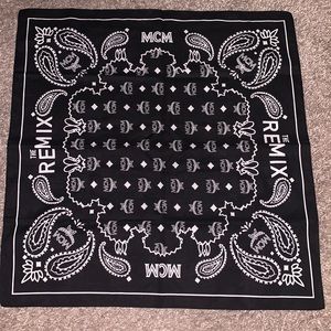 AUTHENTIC RARE GWP MCM BANDANA HANDKERCHIEF